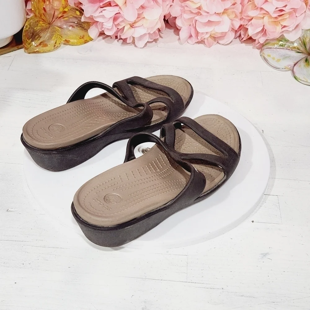 Crocs Wedge Sandal Size 8W - Picture 4 of 7